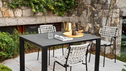 Tavolo rettangolare Dorian con top in ceramica effetto pietra di Connubia Outdoor